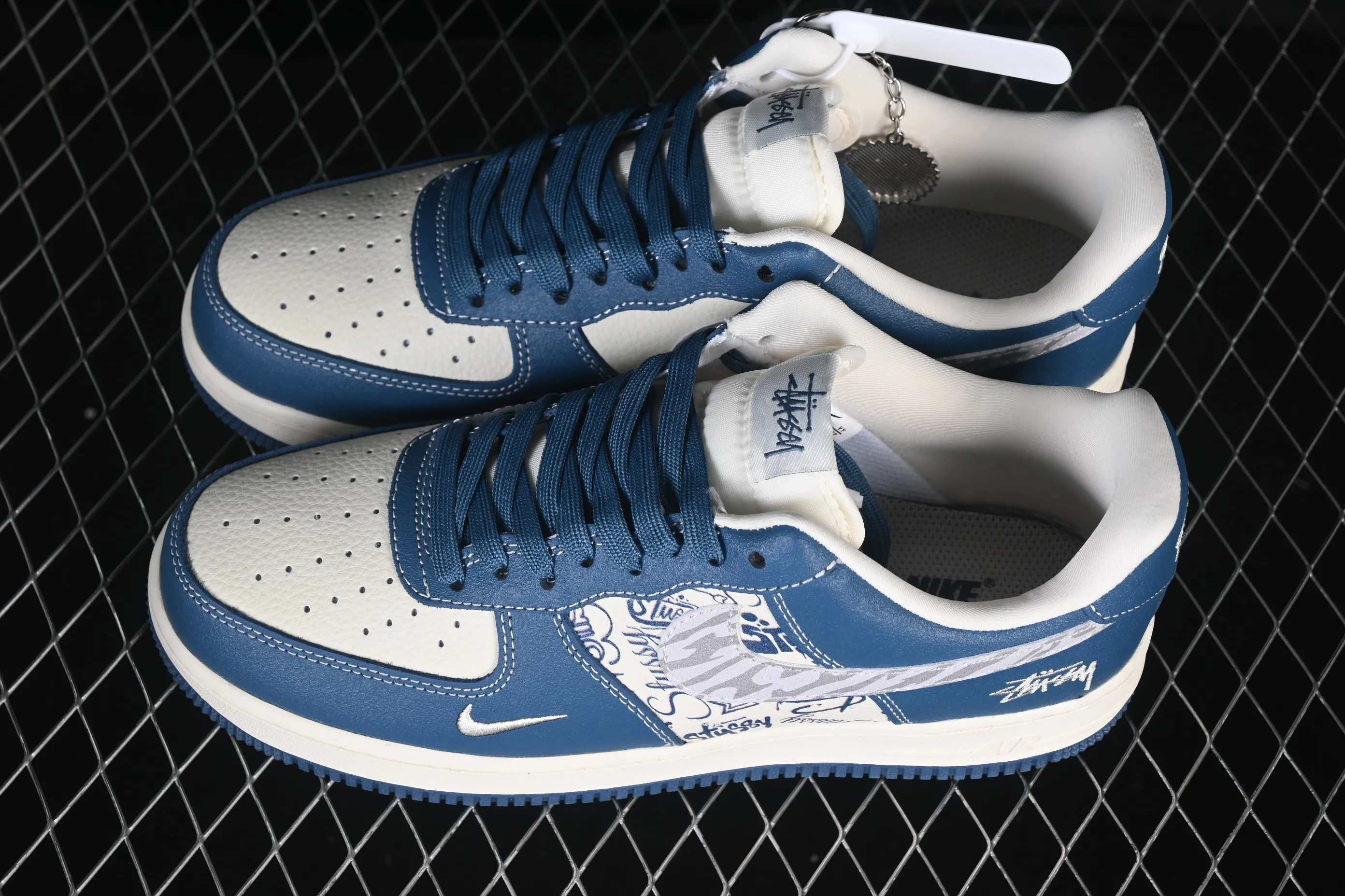All categories Nk Air Force 1 Air Force series Nk Air Force 1 Low Air Force low-top Nike Air Force 1'07 Low joint model Air Force 1 low-top casual sneakers XL1979-132